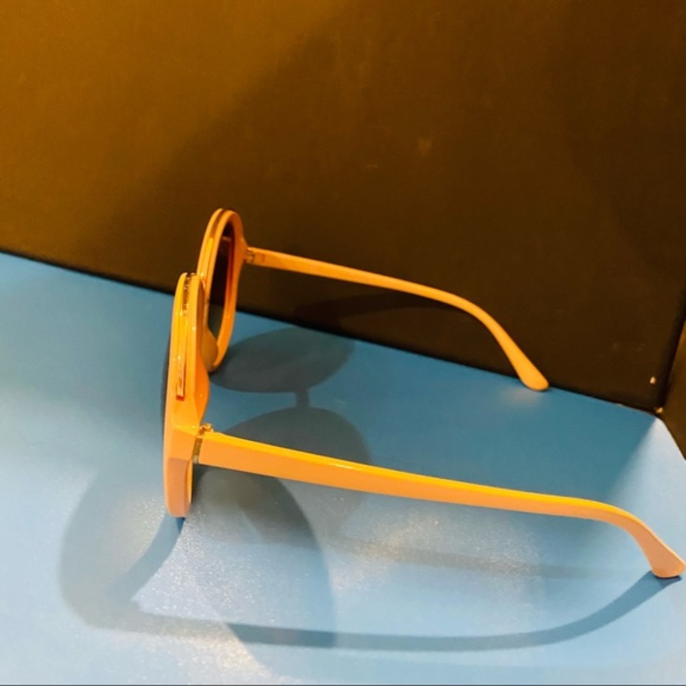 Oversized Sunglasses, Beige Frames Light Stylish - image 2